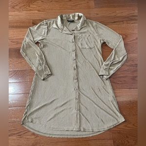 Women’s Top- Medium (champagne)